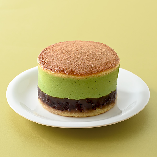 ファミリーマート「極厚　どら焼きバーガー（宇治抹茶ムース&つぶあん）」